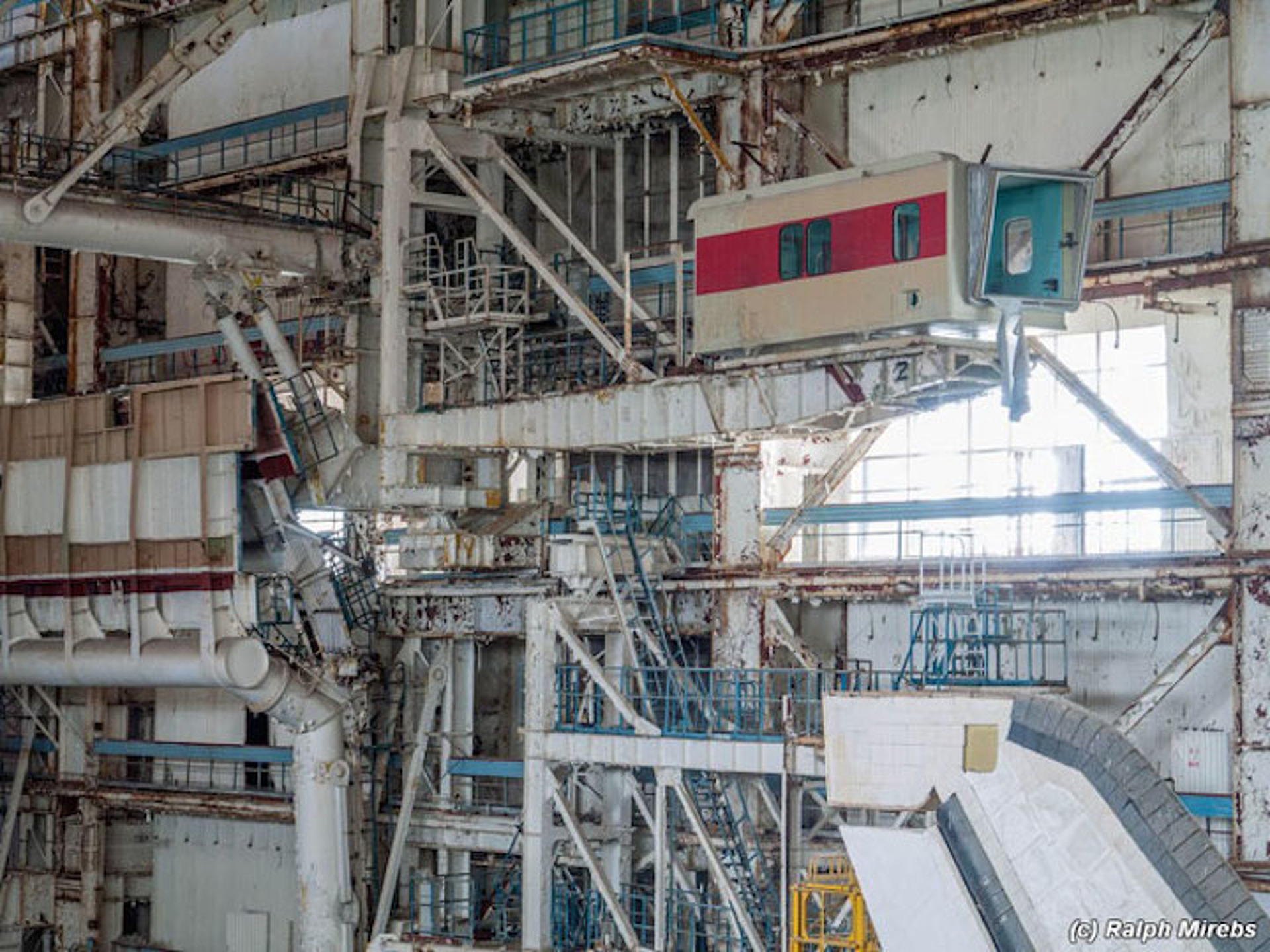 This Abandoned Soviet Space Center Looks Like Something Out of a Movie