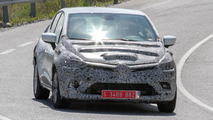2017 Renault Clio facelift spy photo
