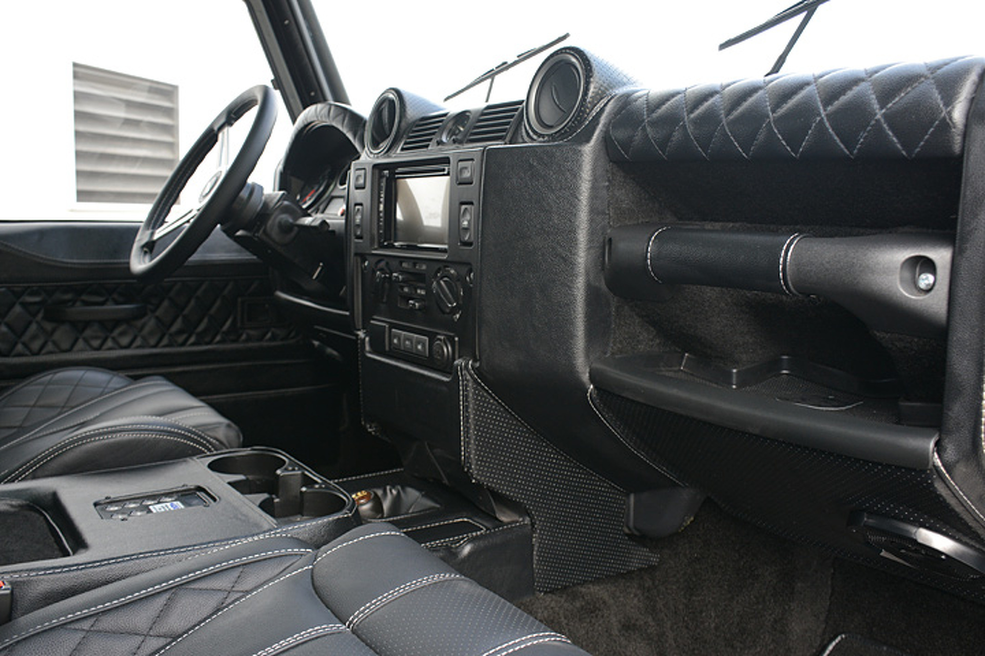 This Land Rover Defender ‘Beast’ Has the Heart of a Corvette