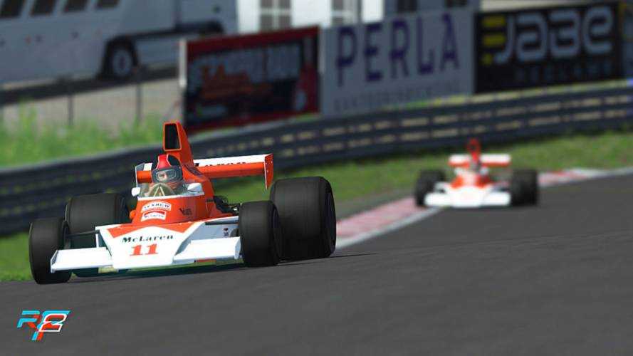 Classic McLaren F1 cars, M23b