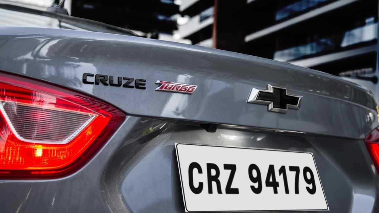 Chevrolet Cruze Black Bow Tie