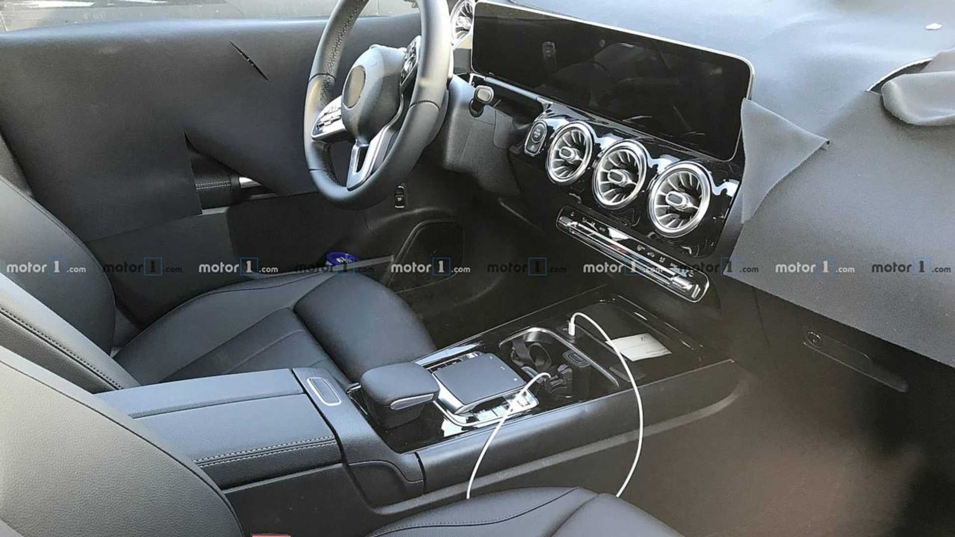 2019-mercedes-b-class-spy-photo.jpg