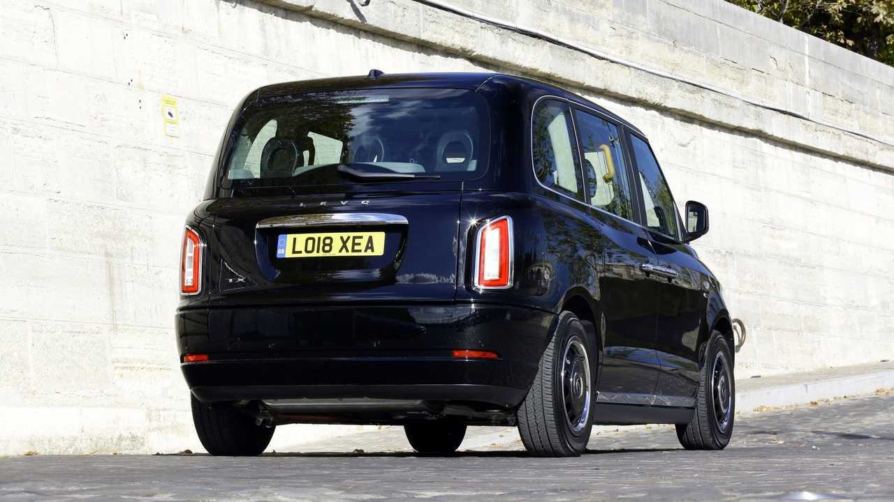 London Taxi LEVC TX eCity in Paris
