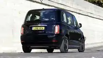 London Taxi LEVC TX eCity in Paris