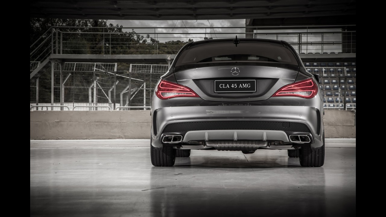 Avaliação: Mercedes CLA 45 AMG em Interlagos (pista molhada!)