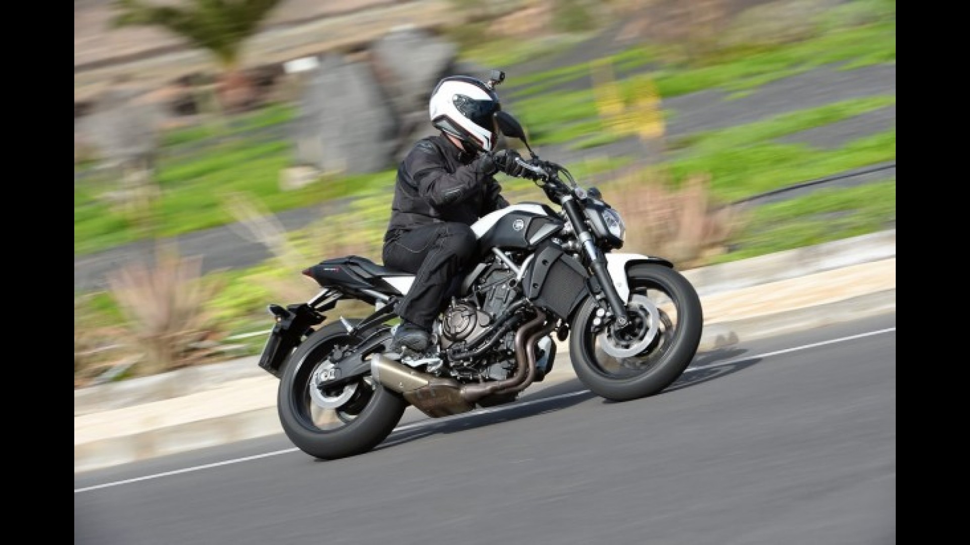 naked 200cc