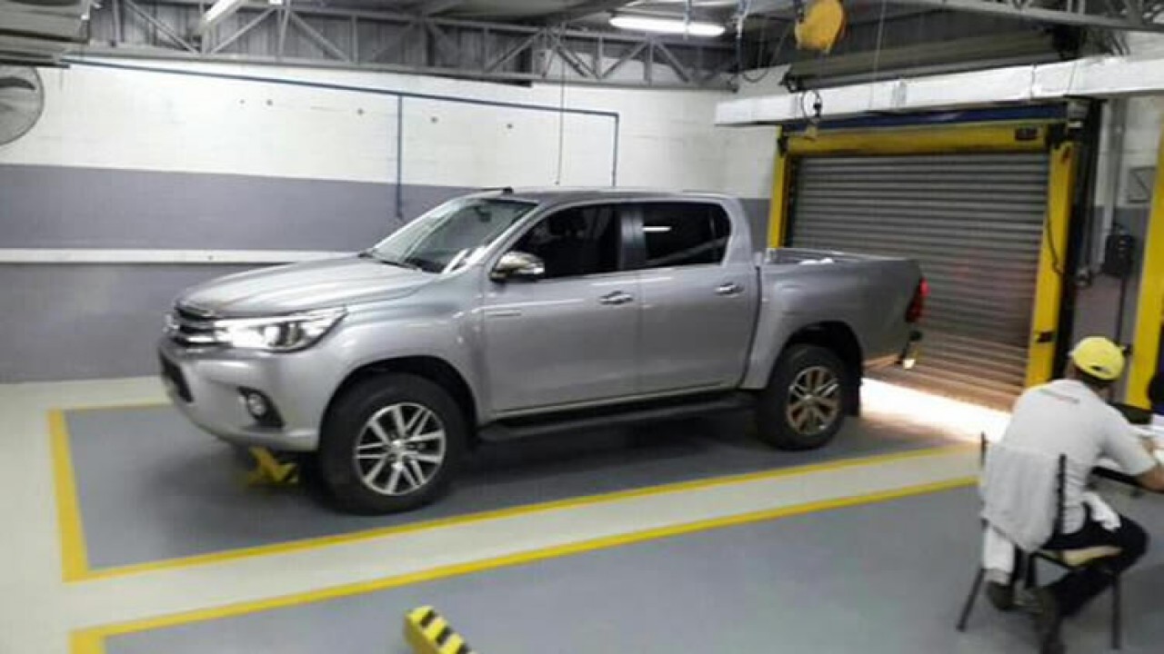 Hilux 2016: novos teasers e motores 2.4 e 2.8 diesel confirmados