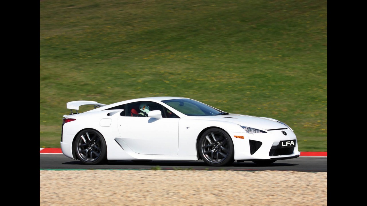 Lexus escolherá os compradores do esportivo LFA - Modelo tem motor V10 de 552cv