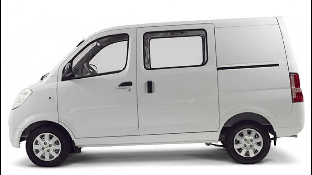 Chevrolet lança a van N200 na Colômbia - Não seria uma boa opção no Brasil?