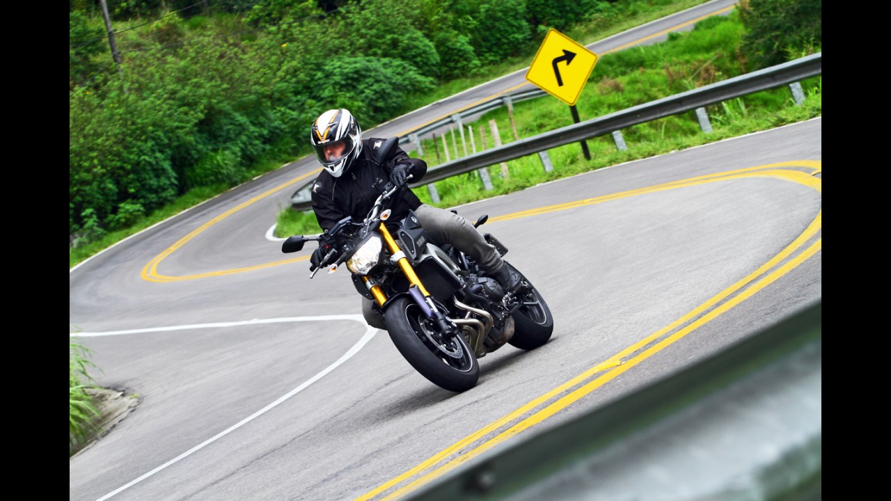 Avaliação: Yamaha MT-09 empolga pelo "custo-diversão"