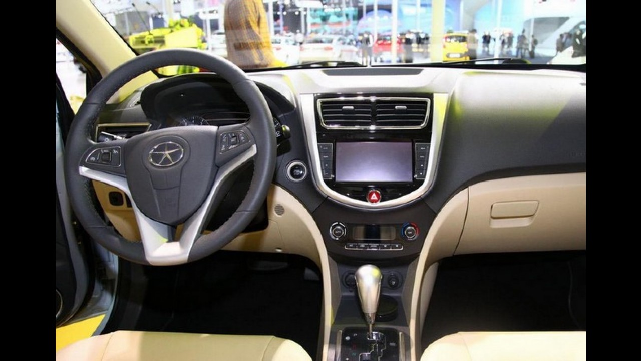JAC confirma a vinda do sedan J4 e divulga informações sobre futuros lançamentos