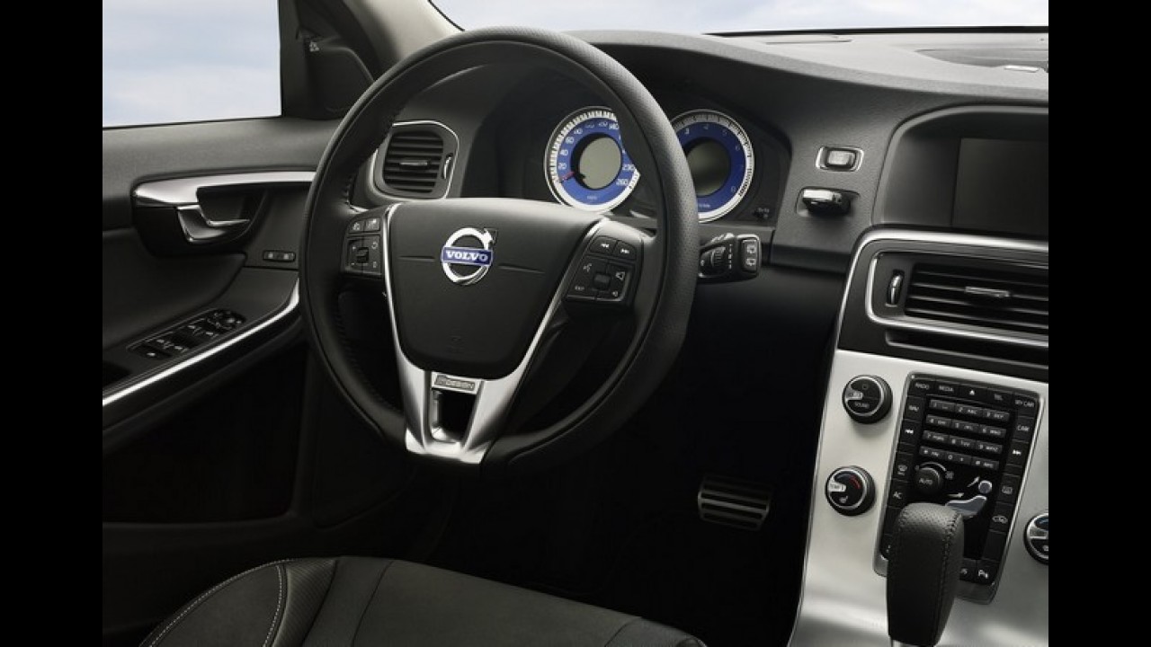 Volvo V60 é lançada oficialmente com preços a partir de R$ 130.900