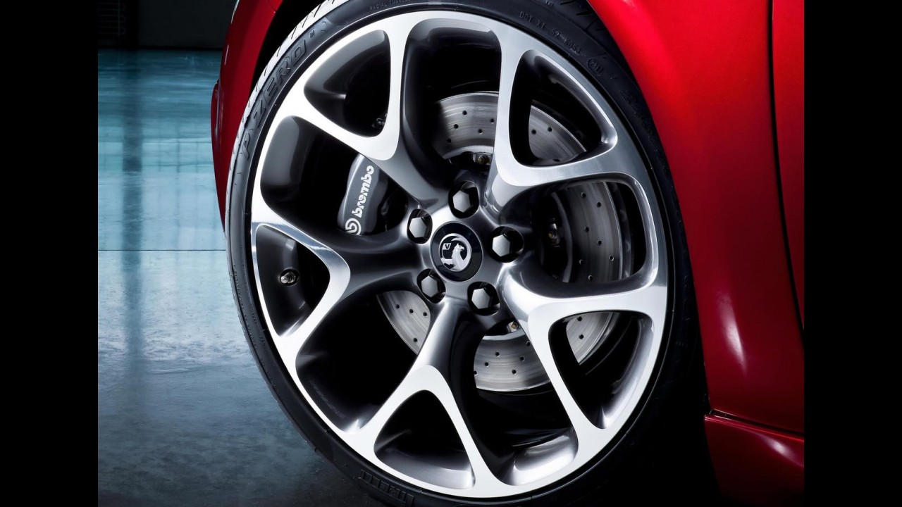 Reino Unido: VauxHall apresenta o Novo Astra VXR 2013