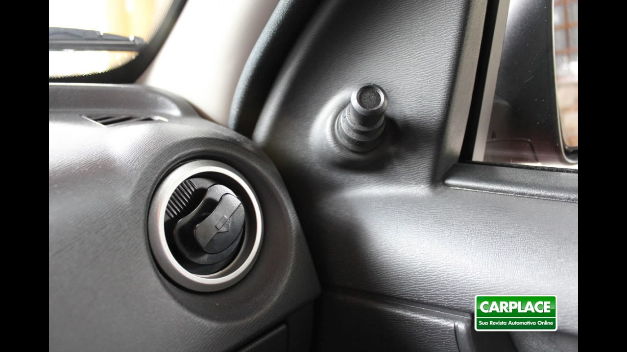 Garagem CARPLACE: Detalhes do acabamento do Chevrolet Celta LT - Fotos em HD