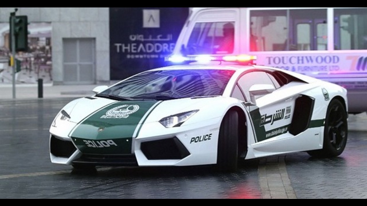 McLaren MP4-12C entra para a frota das supermáquinas da polícia de Dubai