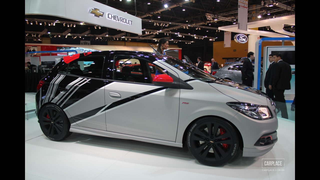 Salão de Buenos Aires: Chevrolet Onix RS Concept celebra 85 anos de design