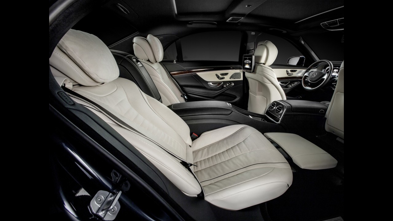 Mercedes Classe S Pullman mira modelos da Rolls Royce