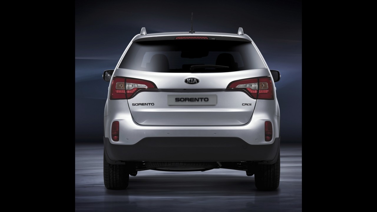 Kia revela primeiras imagens oficiais do Sorento 2013