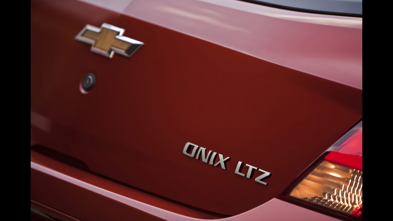Este é o Novo Chevrolet Onix - Confira fotos da versão LT