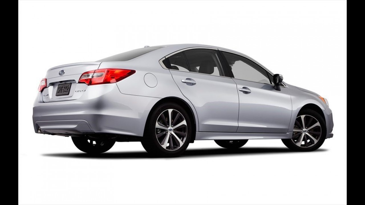 Vazou: nova geração do Subaru Legacy aparece antes do Salão de Chicago