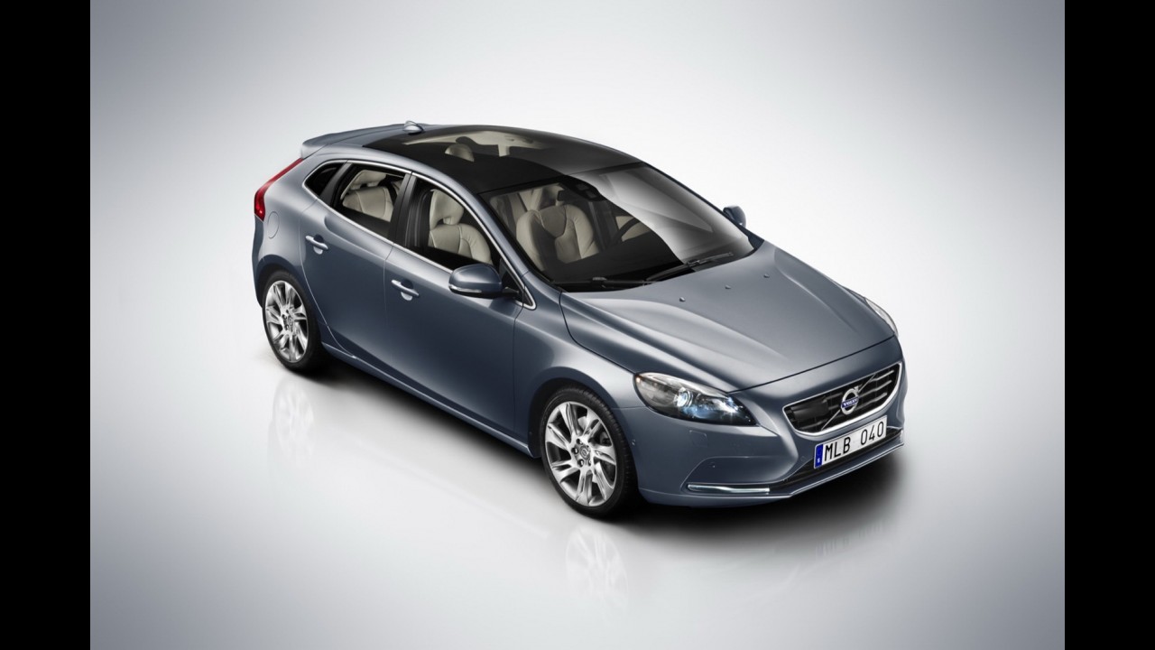 Veloster lidera março entre hatches premium; DS4 estreia bem