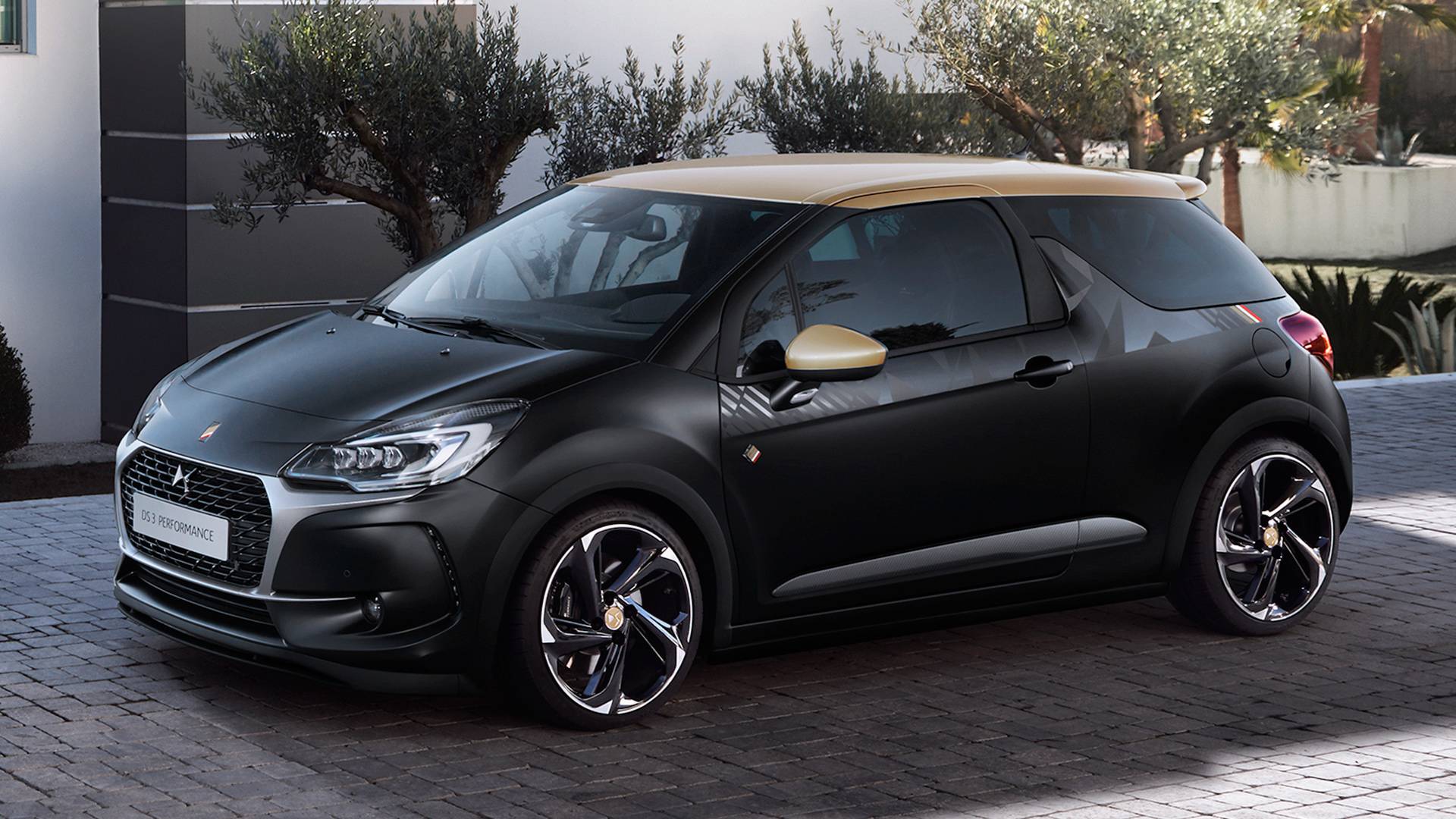DS DS 3 Performance - News, Foto, Video, Listino