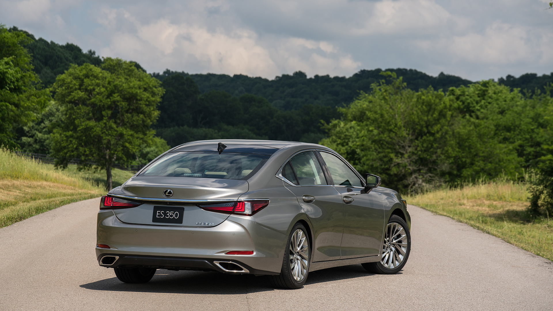 2019 Lexus Es 350 First Drive Not Everyone S An Athlete