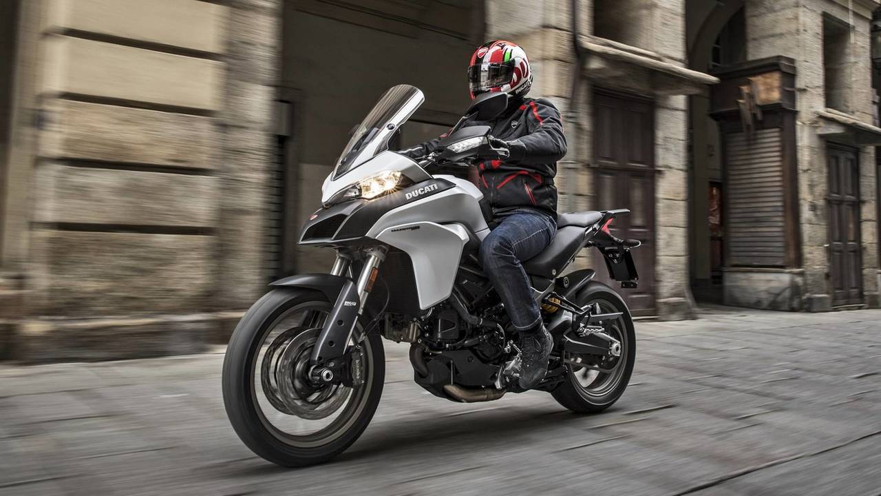 Promoción primavera roja Ducati España