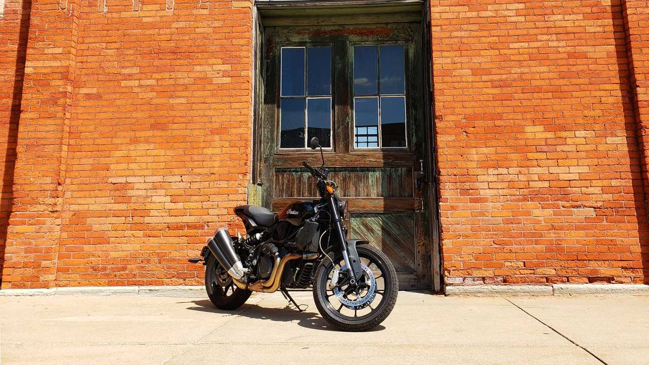 FTR1200-brick-door-front-rt