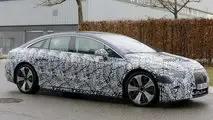 Mercedes EQS, le nuove foto spia con poche camuffature