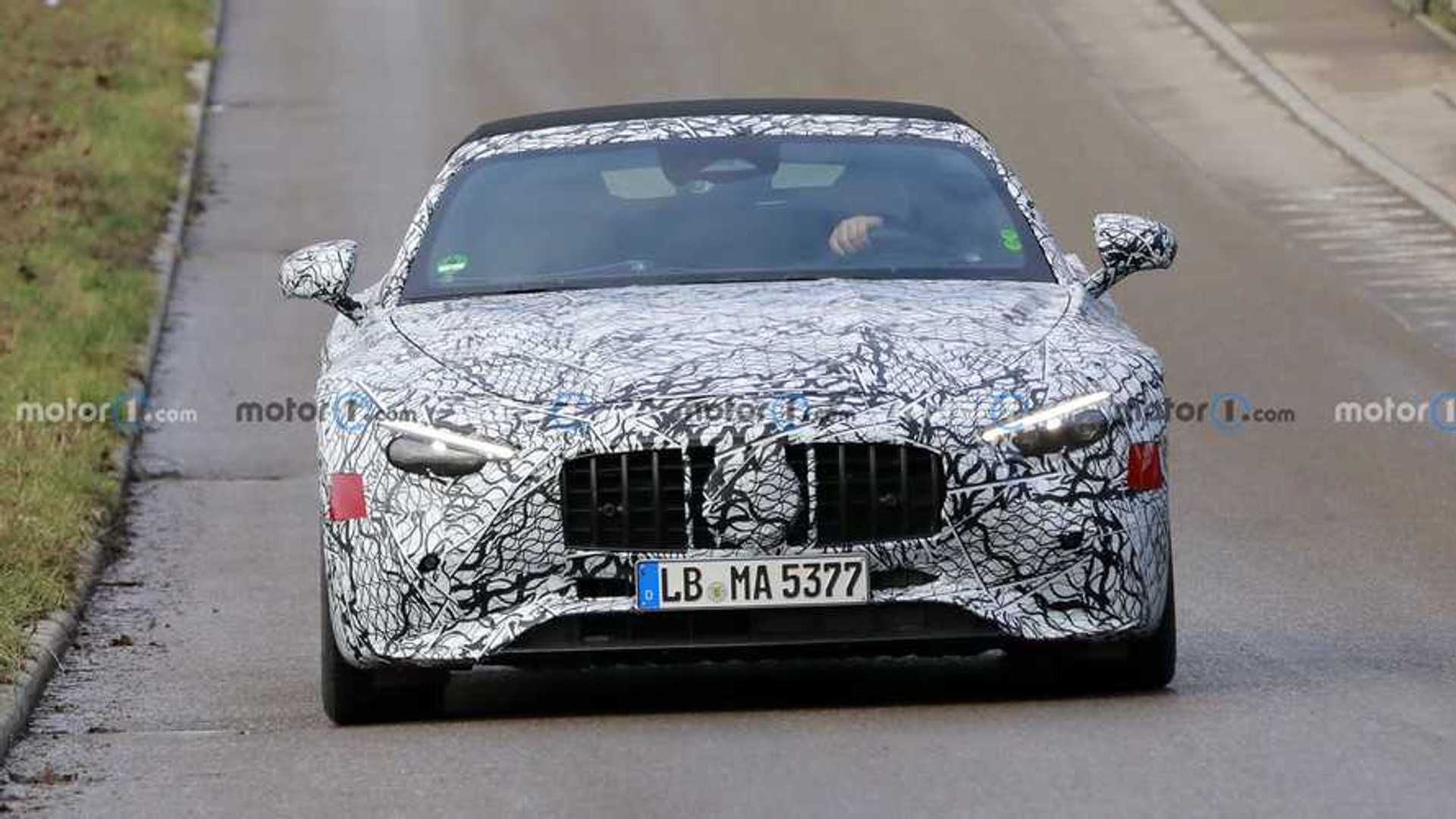 2022 Mercedes-Benz SL new spy photo (front side)