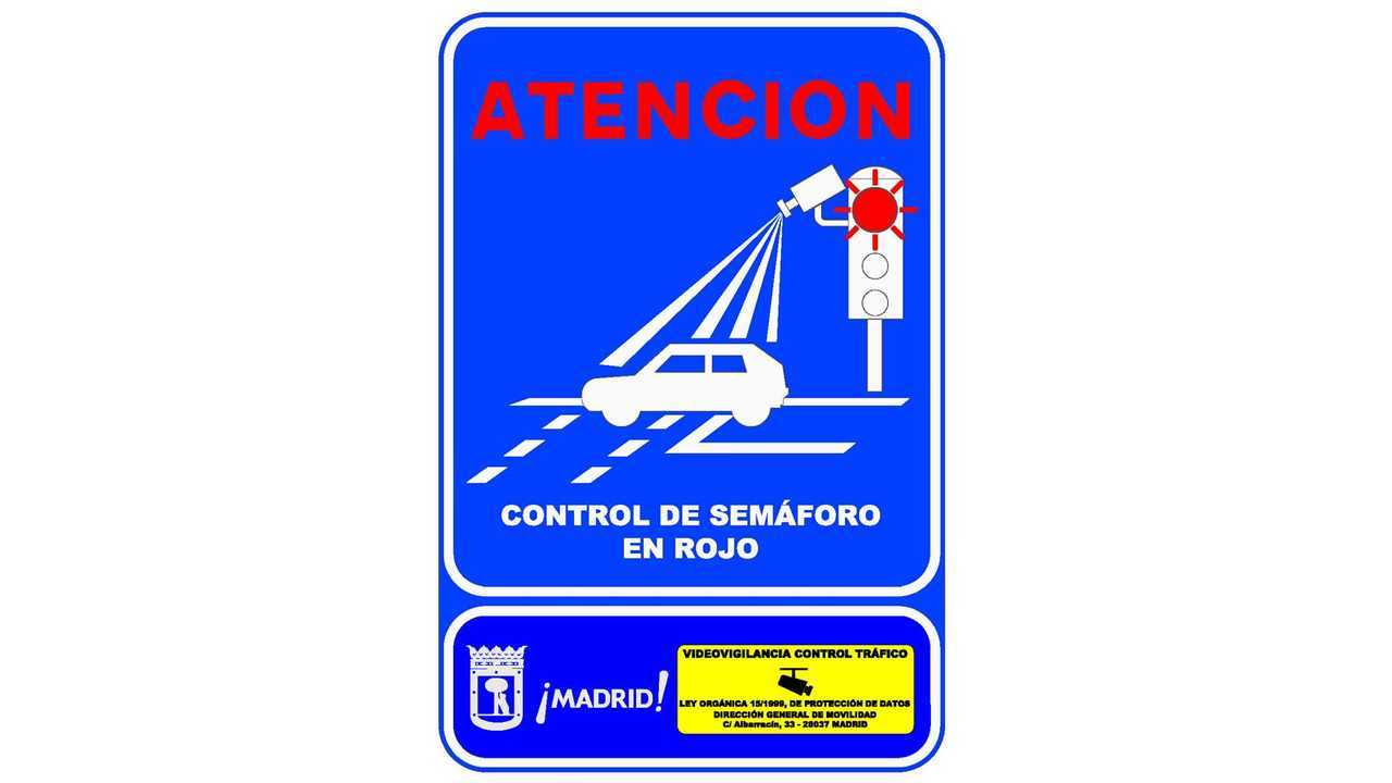 Señal radar cámara de semáforo