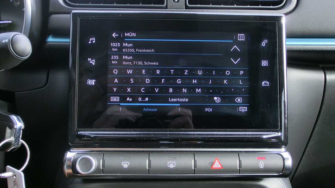 Citroen C3 (2021): Die Zieleingabe des Navi ist nicht sehr intelligent. Wer