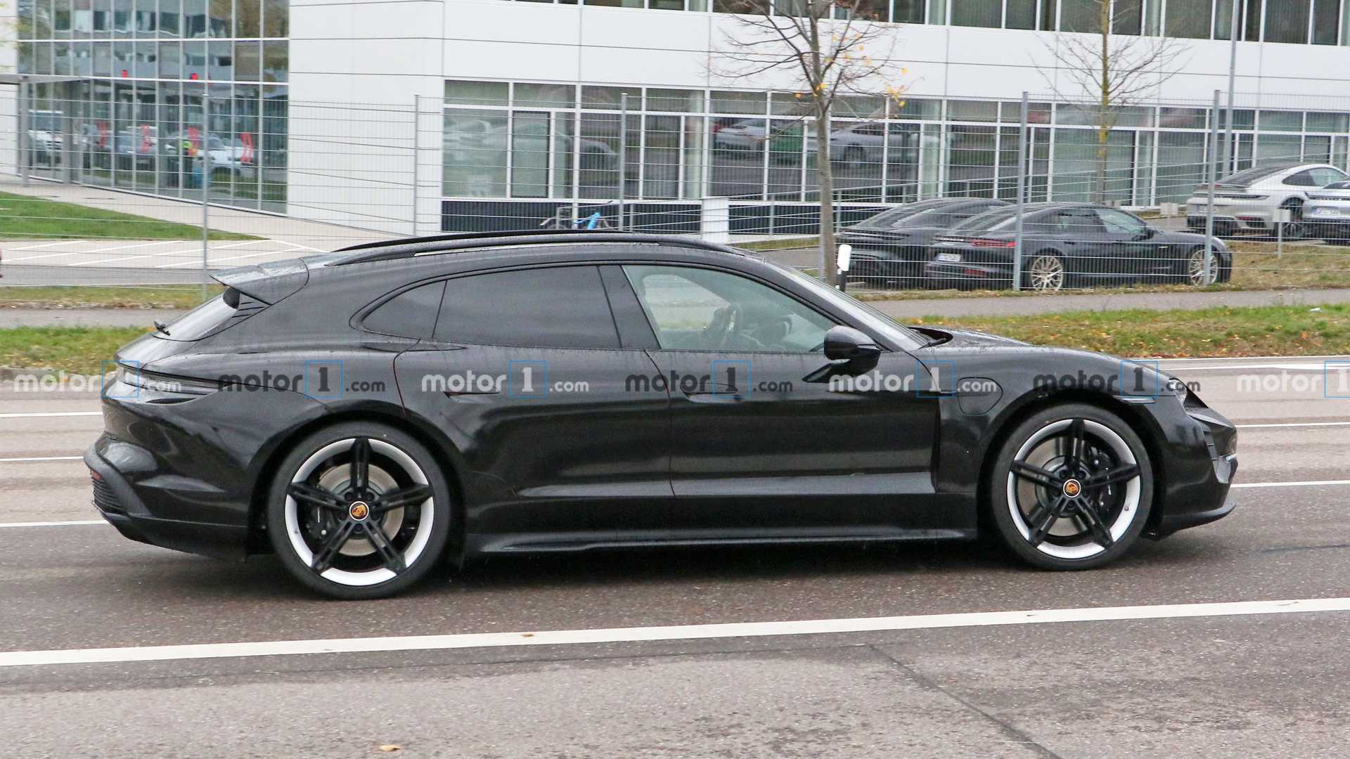 porsche-taycan-cross-turismo-new-spy-photo-side-view.jpg