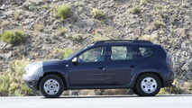2014 Dacia Duster facelift spy photo 11.07.2013