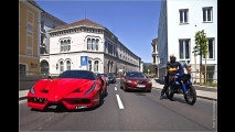 Oben Ferrari, unten Fahrrad