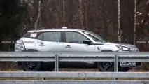 Nuove foto di spionaggio della Peugeot 2008