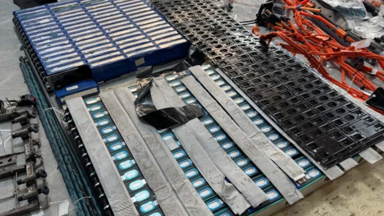 Smontano le batterie BYD e CATL: ecco le differenze