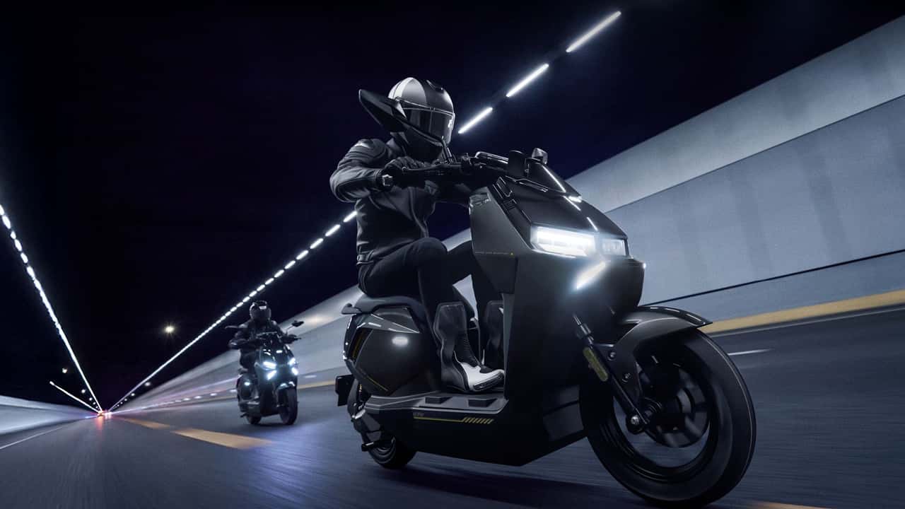 This Cheap Electric Scooter Has ABS, Traction Control, Blind-Spot Monitoring, And GPS