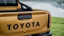 Toyota Hilux (2026) Ibrido 48V Invincible