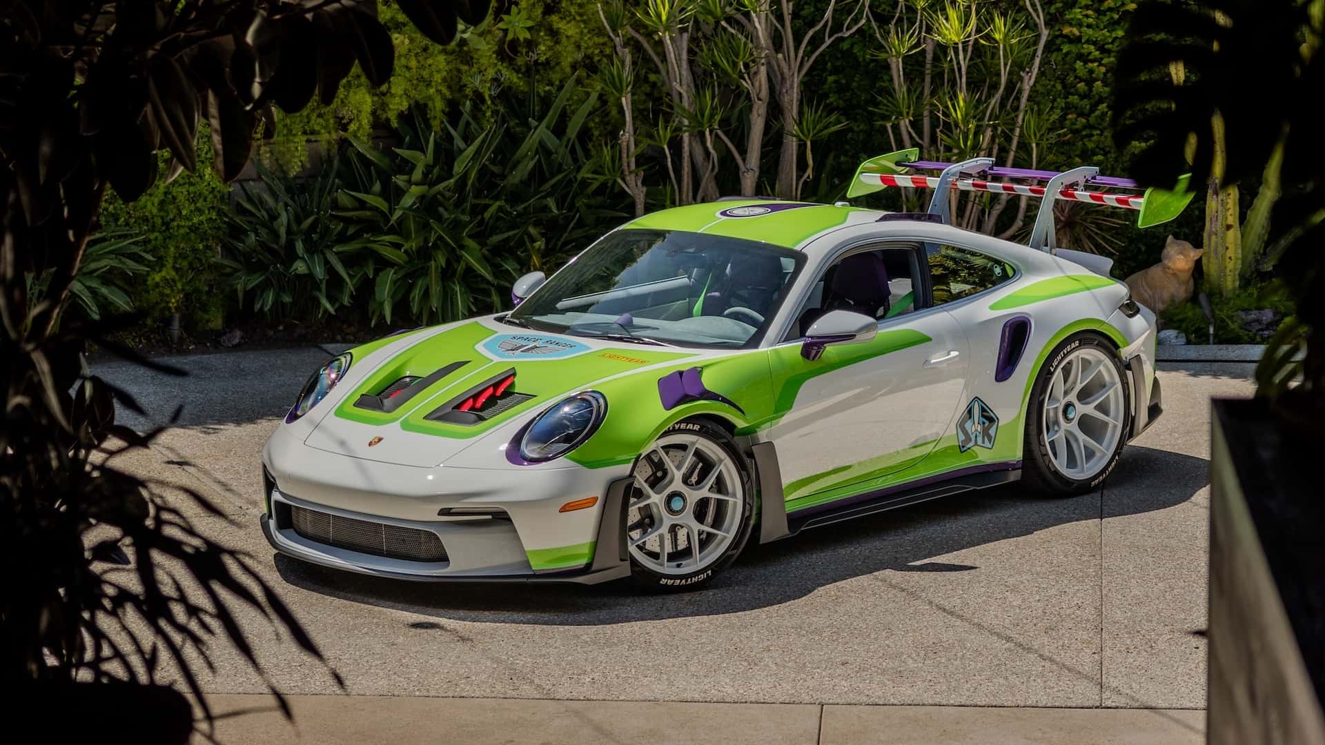 https://cdn.motor1.com/images/mgl/Ak3L46/s1/porsche-and-pixar-toy-story-collaboration.jpg
