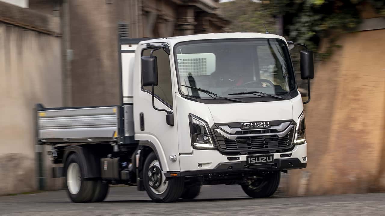 Isuzu M21 2026