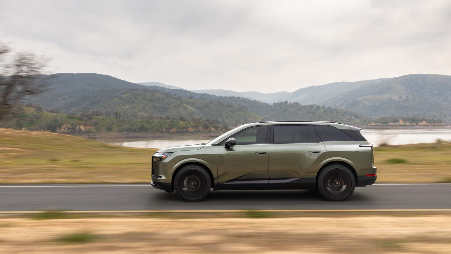 https://cdn.motor1.com/images/mgl/Ak3PRO/s1/2027-lexus-tz.jpg