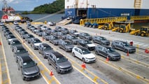Renault já estoca primeiro lote do Koleos, que chega em 17 de abril