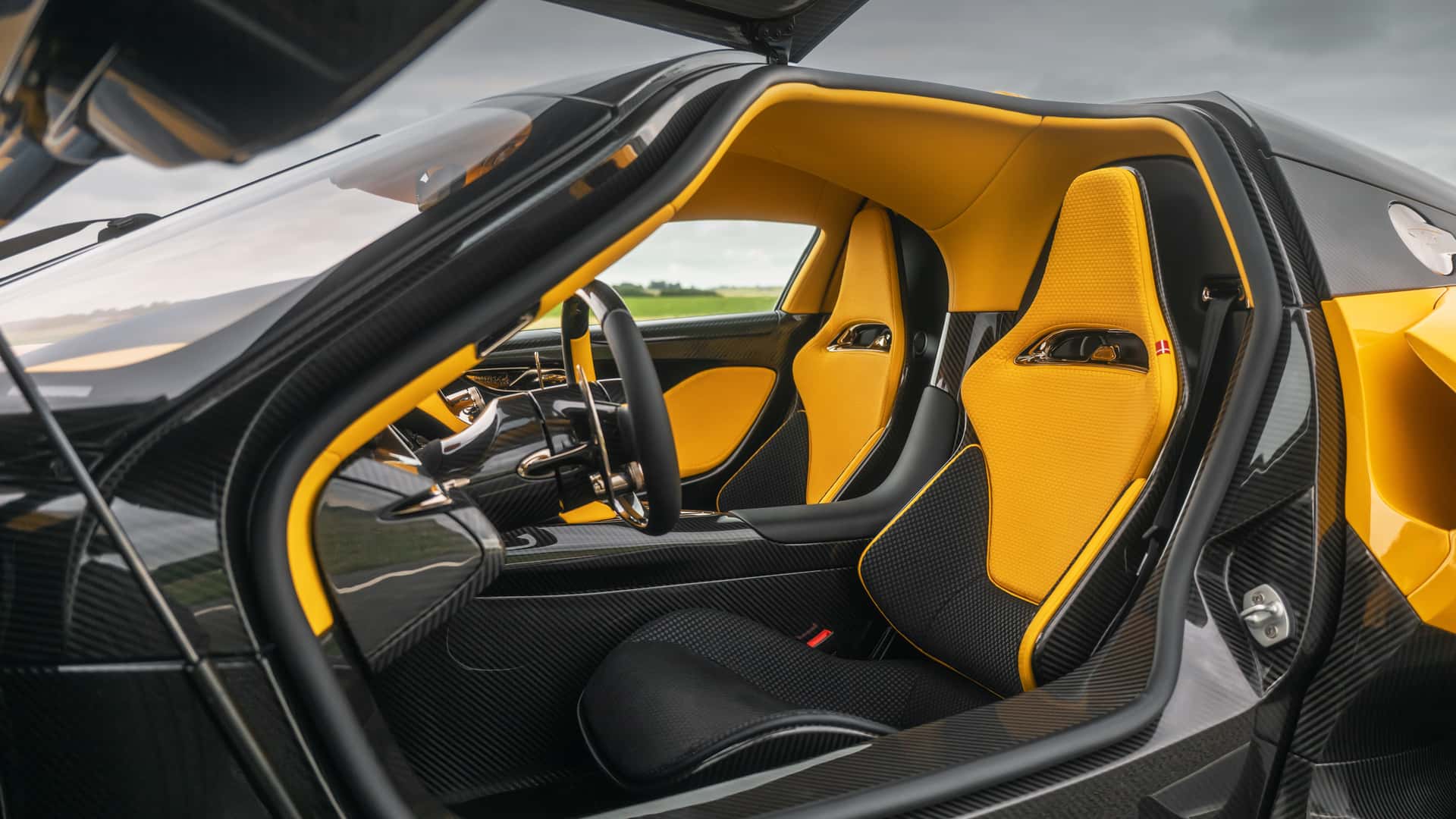 https://cdn.motor1.com/images/mgl/Ak3WKP/s1/zenvo-aurora-tur.jpg