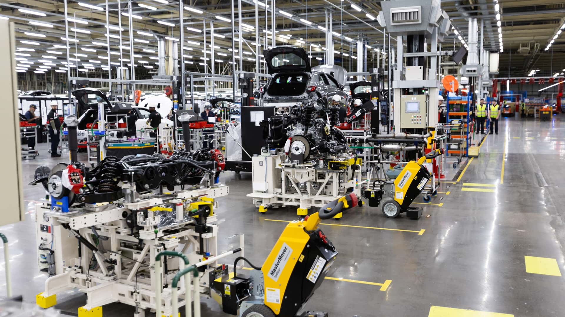 https://cdn.motor1.com/images/mgl/Ak3ZVy/s1/toyota-uk-production.jpg