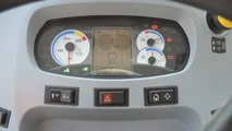 Né le pendenze né gli attrezzi combinati fermano il New Holland T4.110F SuperSteer: potenza, idraulica generosa e BlueCab 4 per i trattamenti