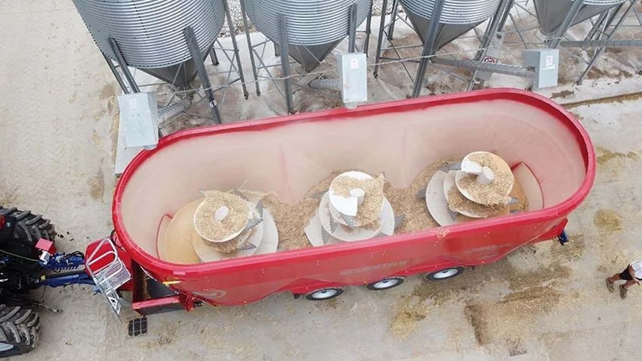 Carro miscelatore trainato o semovente: quando fare il salto