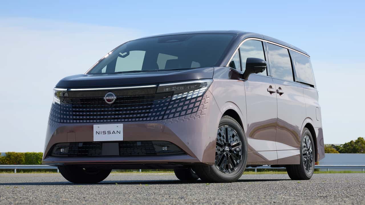 Nissan Elgrand Japan