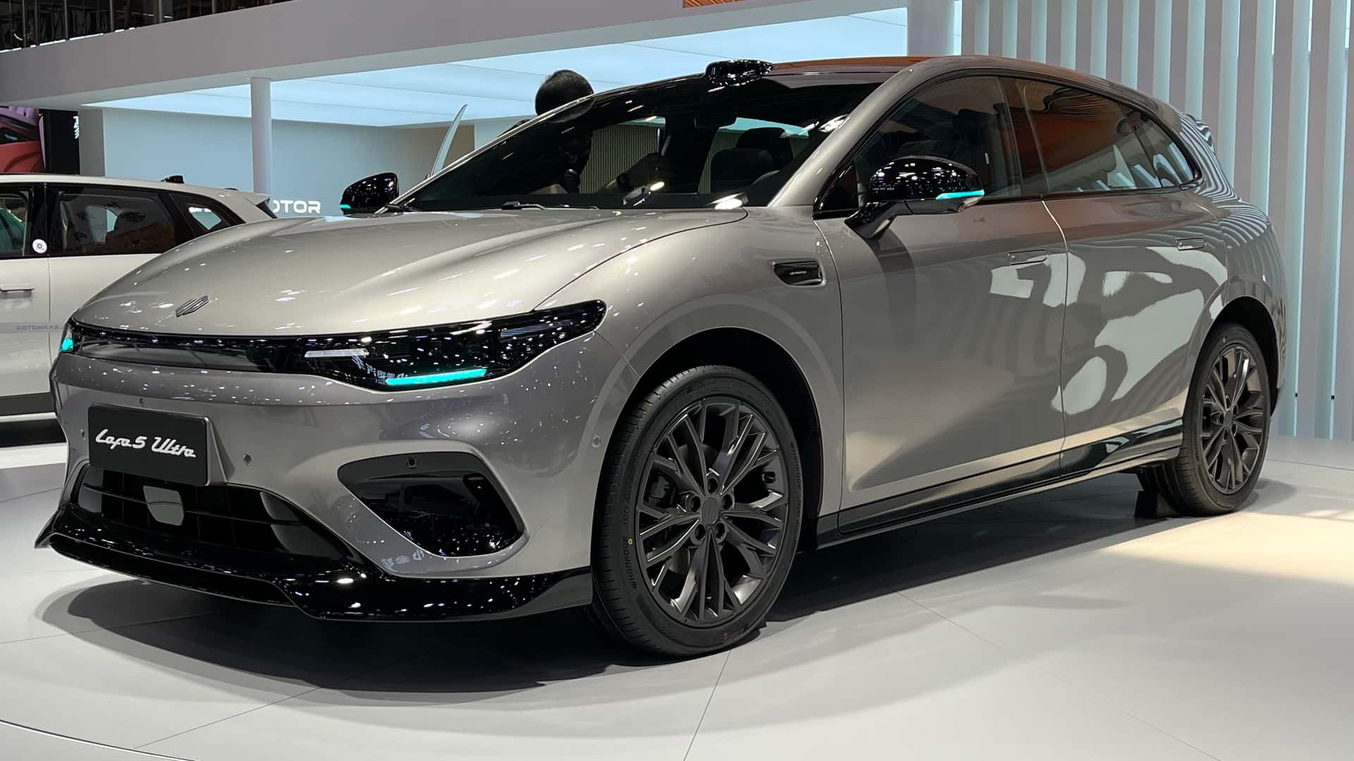 Leapmotor B05 Ultra acelera como Golf GTI e aposta na fórmula elétrica